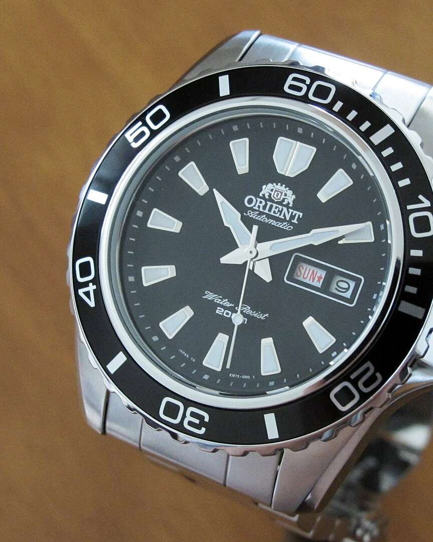 Orient Mako, ronilački automatik od 200 m sa crnom lunetom