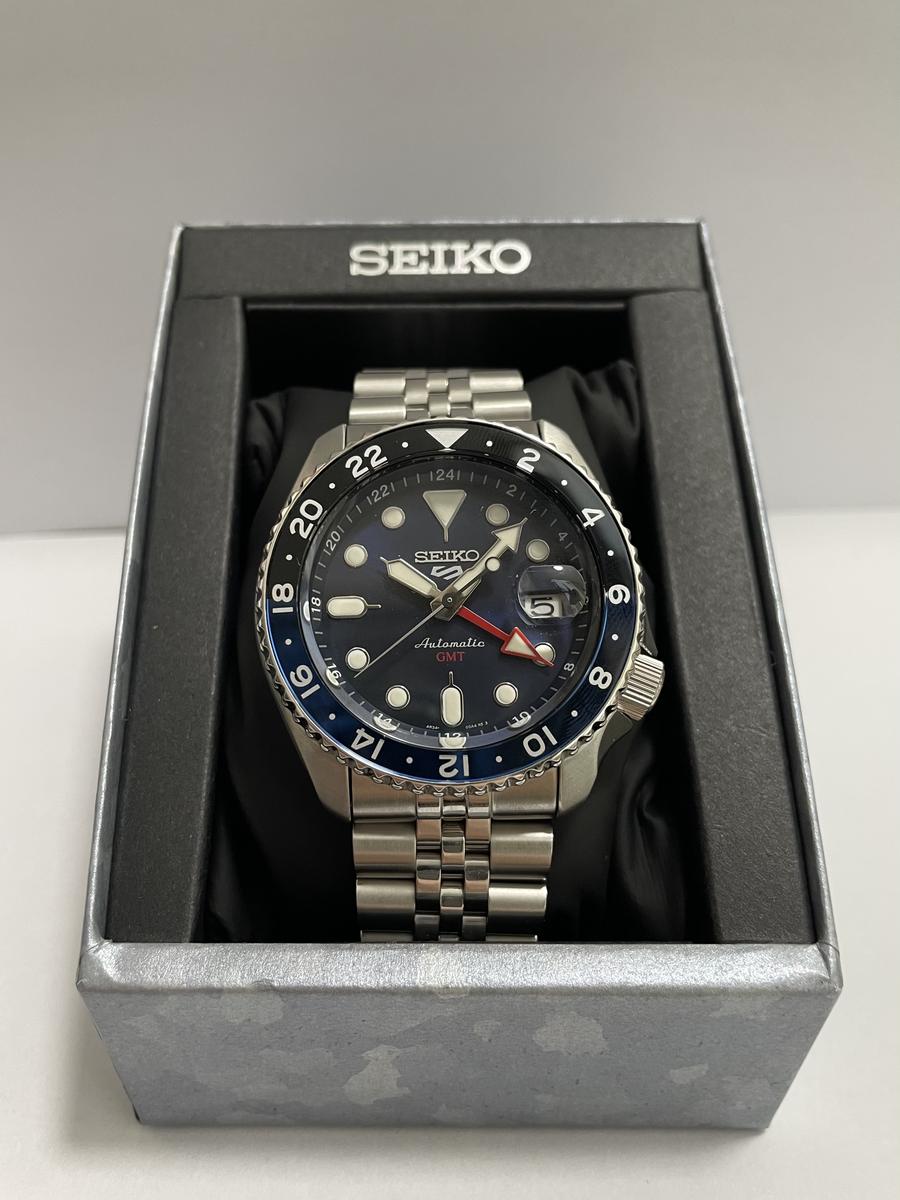 Seiko 5 Sports GMT SSK003, jedna od varijanti serije